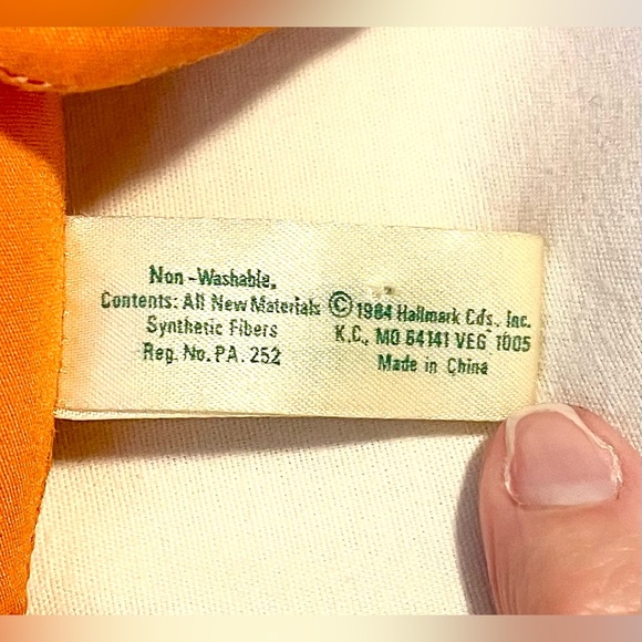 *VINTAGE* Hallmark 1984 Carrot Plush - Barrett the Carrot - Veg 1005 - Picture 7 of 7